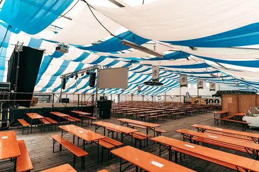 Schmalzlerfest Perlesreut 2024 Freitag: Volksfesteinzug, Perlesreuter bleMUSI Foto 2400001