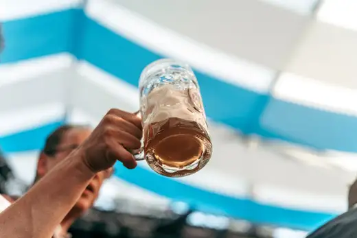 Schmalzlerfest Perlesreut 2024 Freitag: Volksfesteinzug, Perlesreuter bleMUSI Foto 2400049