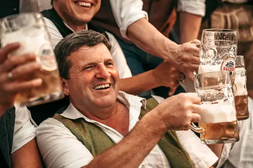 Schmalzlerfest Perlesreut 2024 Freitag: Volksfesteinzug, Perlesreuter bleMUSI Foto 2400063