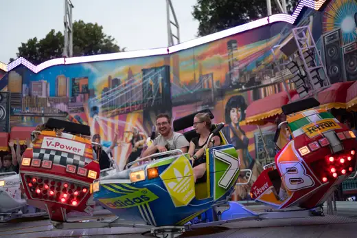 Schmalzlerfest Perlesreut 2024 Freitag: Volksfesteinzug, Perlesreuter bleMUSI Foto 2400098