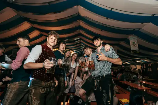 Schmalzlerfest Perlesreut 2024 Freitag: Volksfesteinzug, Perlesreuter bleMUSI Foto 2400120