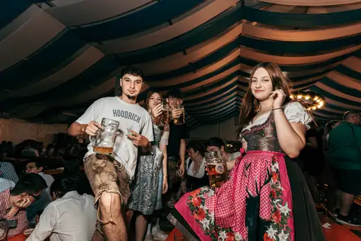 Schmalzlerfest Perlesreut 2024 Freitag: Volksfesteinzug, Perlesreuter bleMUSI Foto 2400126