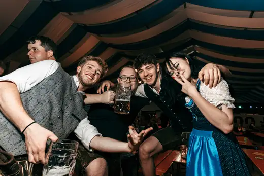 Schmalzlerfest Perlesreut 2024 Freitag: Volksfesteinzug, Perlesreuter bleMUSI Foto 2400129