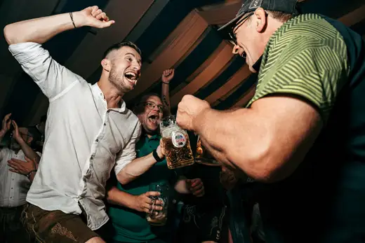 Schmalzlerfest Perlesreut 2024 Freitag: Volksfesteinzug, Perlesreuter bleMUSI Foto 2400133