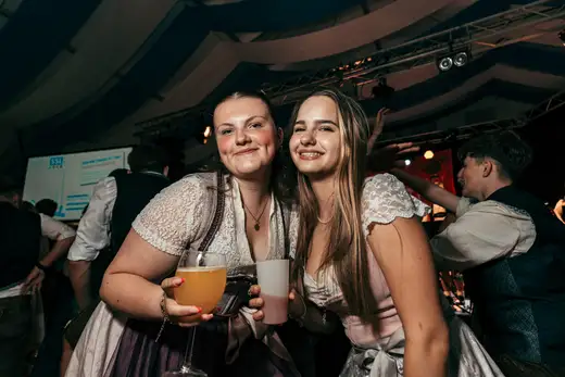 Schmalzlerfest Perlesreut 2024 Freitag: Volksfesteinzug, Perlesreuter bleMUSI Foto 2400134