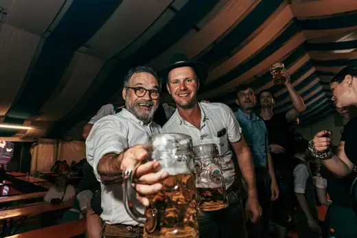 Schmalzlerfest Perlesreut 2024 Freitag: Volksfesteinzug, Perlesreuter bleMUSI Foto 2400135
