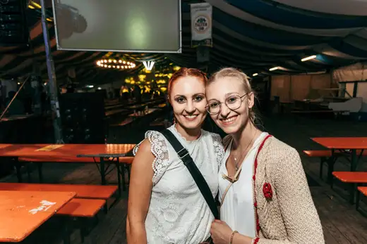 Schmalzlerfest Perlesreut 2024 Freitag: Volksfesteinzug, Perlesreuter bleMUSI Foto 2400149