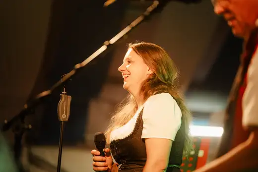 Schmalzlerfest Perlesreut 2024 Freitag: Volksfesteinzug, Perlesreuter bleMUSI Foto 2400157