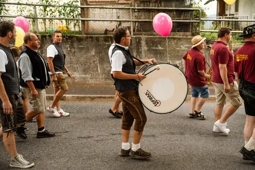 Schmalzlerfest Perlesreut 2024 Montag: Kinderzug, Tag der Betriebe, Schwaiger Buam Foto 2400651