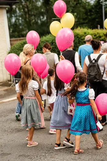 Schmalzlerfest Perlesreut 2024 Montag: Kinderzug, Tag der Betriebe, Schwaiger Buam Foto 2400659