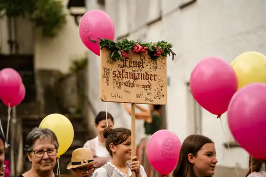 Schmalzlerfest Perlesreut 2024 Montag: Kinderzug, Tag der Betriebe, Schwaiger Buam Foto 2400664