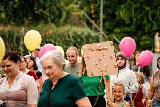 Schmalzlerfest Perlesreut 2024 Montag: Kinderzug, Tag der Betriebe, Schwaiger Buam Foto 2400677