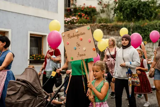 Schmalzlerfest Perlesreut 2024 Montag: Kinderzug, Tag der Betriebe, Schwaiger Buam Foto 2400679