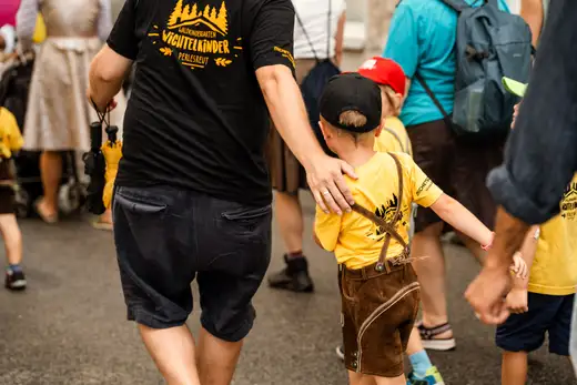 Schmalzlerfest Perlesreut 2024 Montag: Kinderzug, Tag der Betriebe, Schwaiger Buam Foto 2400681