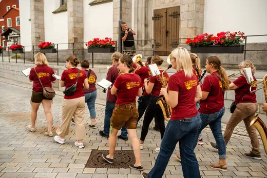 Schmalzlerfest Perlesreut 2024 Montag: Kinderzug, Tag der Betriebe, Schwaiger Buam Foto 2400685