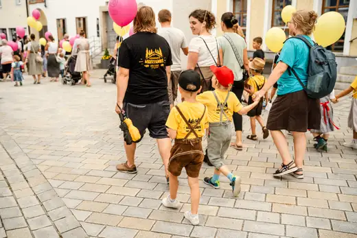 Schmalzlerfest Perlesreut 2024 Montag: Kinderzug, Tag der Betriebe, Schwaiger Buam Foto 2400697