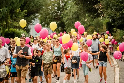 Schmalzlerfest Perlesreut 2024 Montag: Kinderzug, Tag der Betriebe, Schwaiger Buam Foto 2400707
