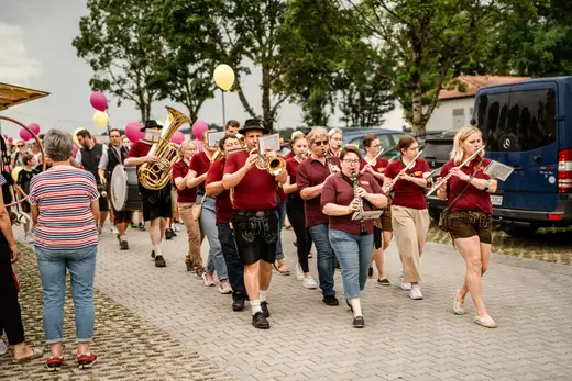 Schmalzlerfest Perlesreut 2024 Montag: Kinderzug, Tag der Betriebe, Schwaiger Buam Foto 2400711