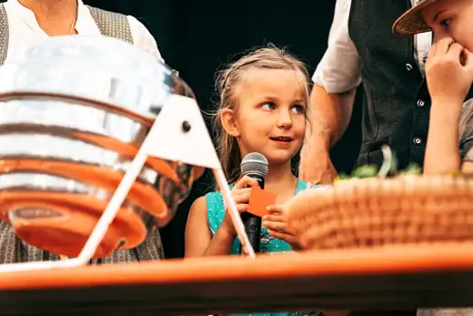 Schmalzlerfest Perlesreut 2024 Montag: Kinderzug, Tag der Betriebe, Schwaiger Buam Foto 2400726