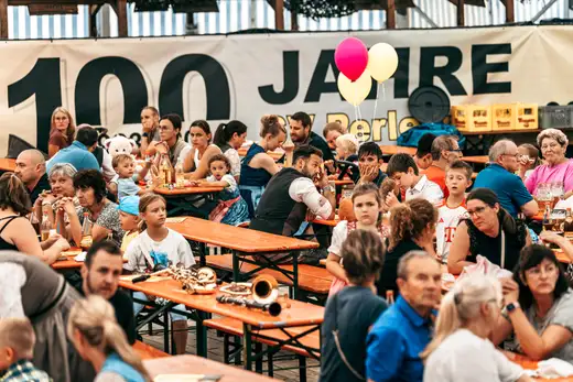 Schmalzlerfest Perlesreut 2024 Montag: Kinderzug, Tag der Betriebe, Schwaiger Buam Foto 2400736