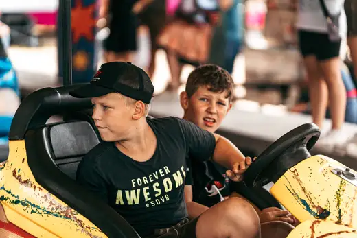 Schmalzlerfest Perlesreut 2024 Montag: Kinderzug, Tag der Betriebe, Schwaiger Buam Foto 2400751