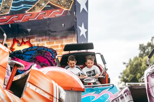 Schmalzlerfest Perlesreut 2024 Montag: Kinderzug, Tag der Betriebe, Schwaiger Buam Foto 2400760
