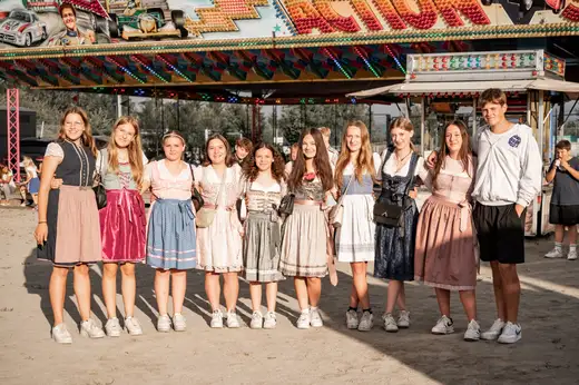 Schmalzlerfest Perlesreut 2024 Montag: Kinderzug, Tag der Betriebe, Schwaiger Buam Foto 2400775