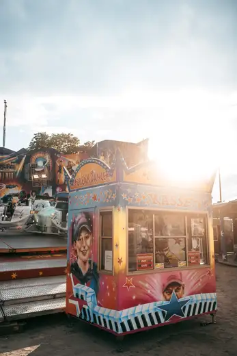 Schmalzlerfest Perlesreut 2024 Montag: Kinderzug, Tag der Betriebe, Schwaiger Buam Foto 2400777