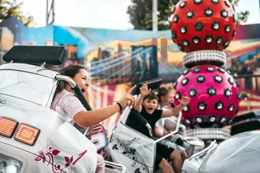 Schmalzlerfest Perlesreut 2024 Montag: Kinderzug, Tag der Betriebe, Schwaiger Buam Foto 2400787