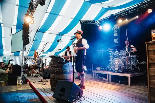 Schmalzlerfest Perlesreut 2024 Montag: Kinderzug, Tag der Betriebe, Schwaiger Buam Foto 2400816