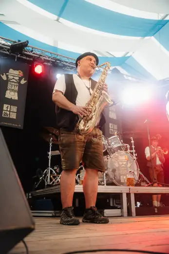 Schmalzlerfest Perlesreut 2024 Montag: Kinderzug, Tag der Betriebe, Schwaiger Buam Foto 2400817