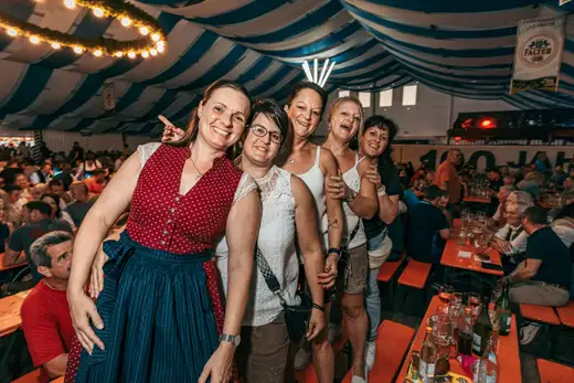Schmalzlerfest Perlesreut 2024 Montag: Kinderzug, Tag der Betriebe, Schwaiger Buam Foto 2400835