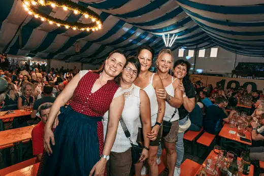Schmalzlerfest Perlesreut 2024 Montag: Kinderzug, Tag der Betriebe, Schwaiger Buam Foto 2400836