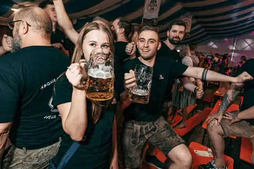 Schmalzlerfest Perlesreut 2024 Montag: Kinderzug, Tag der Betriebe, Schwaiger Buam Foto 2400846