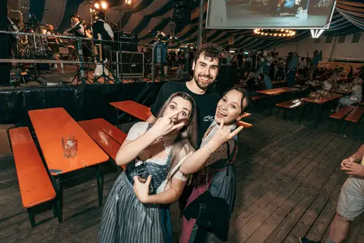 Schmalzlerfest Perlesreut 2024 Montag: Kinderzug, Tag der Betriebe, Schwaiger Buam Foto 2400850