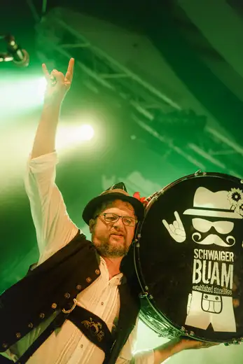 Schmalzlerfest Perlesreut 2024 Montag: Kinderzug, Tag der Betriebe, Schwaiger Buam Foto 2400868