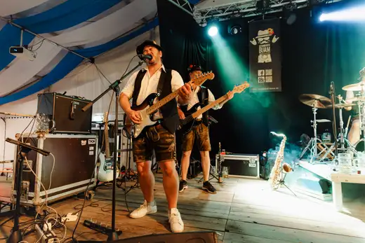 Schmalzlerfest Perlesreut 2024 Montag: Kinderzug, Tag der Betriebe, Schwaiger Buam Foto 2400873