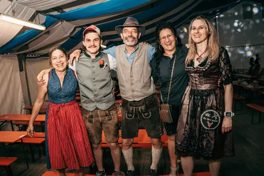 Schmalzlerfest Perlesreut 2024 Montag: Kinderzug, Tag der Betriebe, Schwaiger Buam Foto 2400896