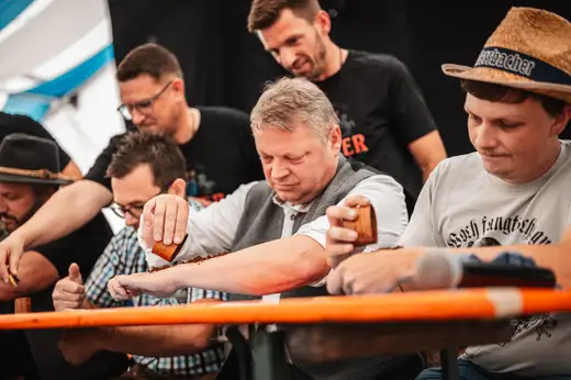 Schmalzlerfest Perlesreut 2024 Sonntag: Weißbierfrühschoppen, Schnupferwettbewerb, d Noudnigln, Verlosung Foto 2400326
