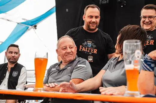 Schmalzlerfest Perlesreut 2024 Sonntag: Weißbierfrühschoppen, Schnupferwettbewerb, d Noudnigln, Verlosung Foto 2400334