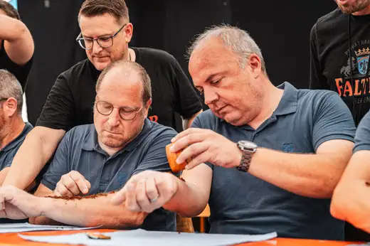 Schmalzlerfest Perlesreut 2024 Sonntag: Weißbierfrühschoppen, Schnupferwettbewerb, d Noudnigln, Verlosung Foto 2400340