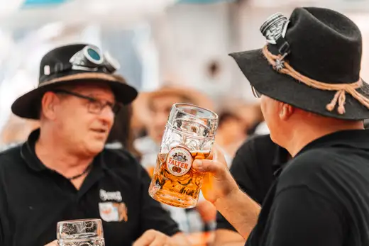 Schmalzlerfest Perlesreut 2024 Sonntag: Weißbierfrühschoppen, Schnupferwettbewerb, d Noudnigln, Verlosung Foto 2400394