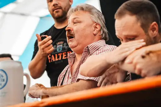 Schmalzlerfest Perlesreut 2024 Sonntag: Weißbierfrühschoppen, Schnupferwettbewerb, d Noudnigln, Verlosung Foto 2400445