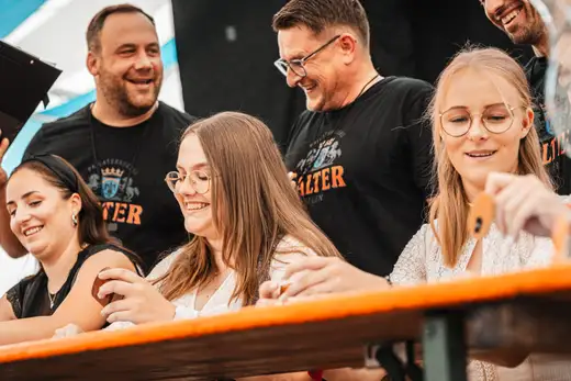 Schmalzlerfest Perlesreut 2024 Sonntag: Weißbierfrühschoppen, Schnupferwettbewerb, d Noudnigln, Verlosung Foto 2400459