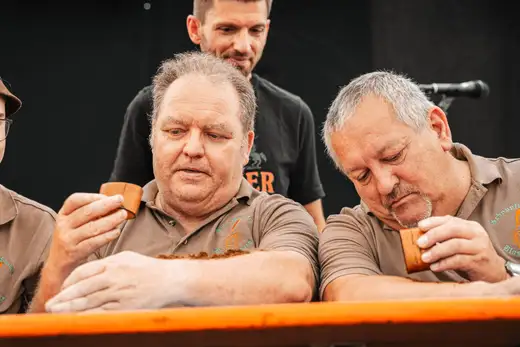 Schmalzlerfest Perlesreut 2024 Sonntag: Weißbierfrühschoppen, Schnupferwettbewerb, d Noudnigln, Verlosung Foto 2400484