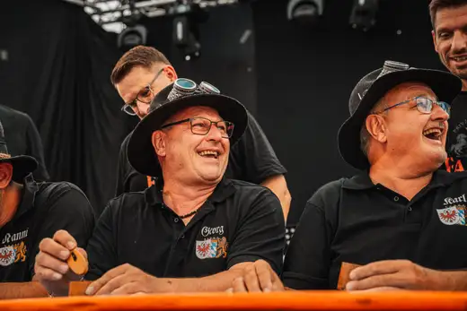 Schmalzlerfest Perlesreut 2024 Sonntag: Weißbierfrühschoppen, Schnupferwettbewerb, d Noudnigln, Verlosung Foto 2400496