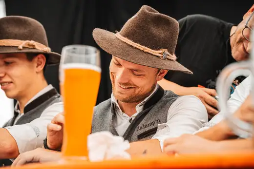 Schmalzlerfest Perlesreut 2024 Sonntag: Weißbierfrühschoppen, Schnupferwettbewerb, d Noudnigln, Verlosung Foto 2400510