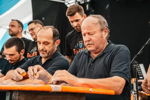 Schmalzlerfest Perlesreut 2024 Sonntag: Weißbierfrühschoppen, Schnupferwettbewerb, d Noudnigln, Verlosung Foto 2400518