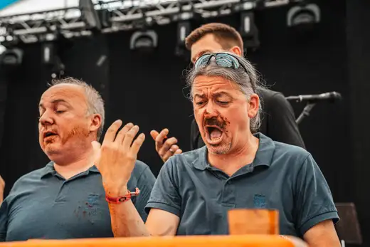 Schmalzlerfest Perlesreut 2024 Sonntag: Weißbierfrühschoppen, Schnupferwettbewerb, d Noudnigln, Verlosung Foto 2400537