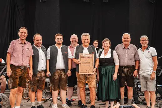 Schmalzlerfest Perlesreut 2024 Sonntag: Weißbierfrühschoppen, Schnupferwettbewerb, d Noudnigln, Verlosung Foto 2400542